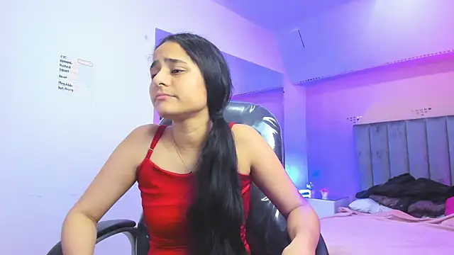 Giselle Roldan online show from February 2026 04:41:01 PM