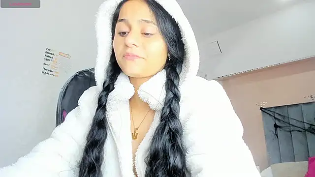 Giselle Roldan online show from October 2025 10:25:02 AM