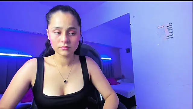 Giselle Roldan online show from May 2026 04:22:01 AM
