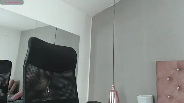 samaragrey18 online show from January 2025 06:46:01 AM
