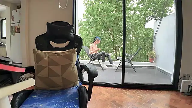 Den BlueXx online show from November 2025 06:52:02 PM