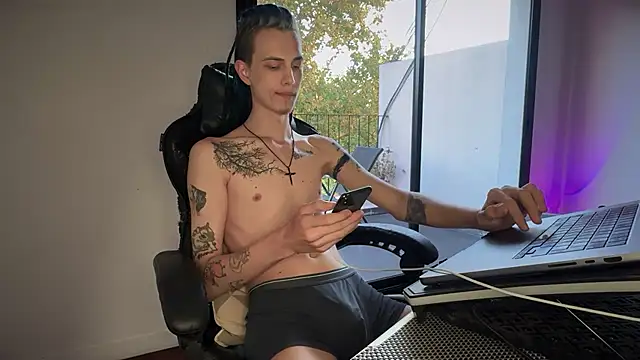 Den BlueXx online show from February 2026 10:33:02 PM