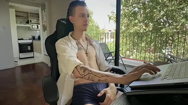 Den BlueXx online show from April 2026 04:54:01 PM