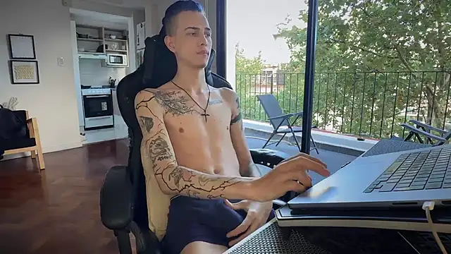 Den BlueXx online show from April 2026 07:37:01 PM