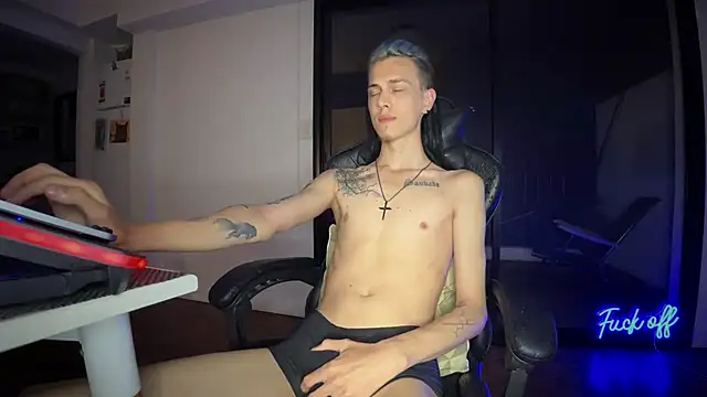 Den BlueXx online show from December 2025 06:01:01 AM