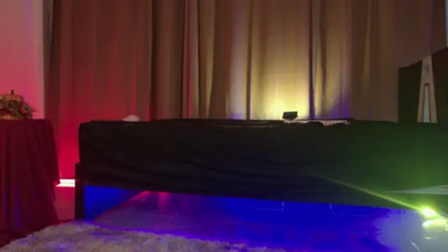 Snapshot of Little_maeve chatting on November 2025 10:24:02 PM Little maeve online show from November 2025 10:24:02 PM