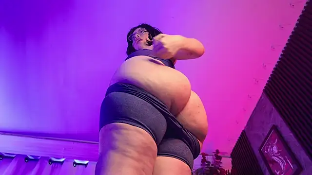 Snapshot of Little_maeve chatting on March 2025 09:35:01 PM Little maeve online show from March 2025 09:35:01 PM