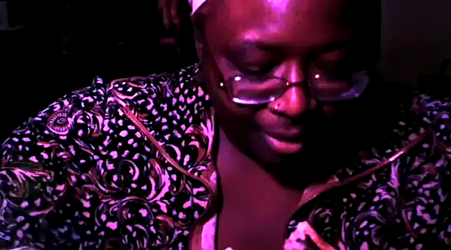 BigKittyRaven online show from December 2024 04:01:01 AM