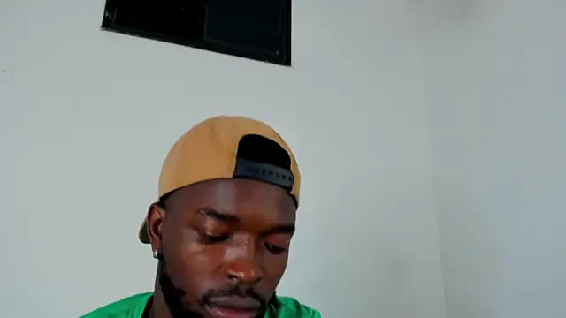 Dylan Taylor online show from October 2025 04:34:01 AM