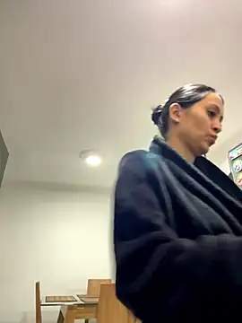 ellie mcdonald online show from November 2025 12:09:02 AM