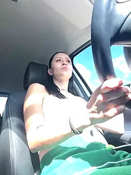 ellie mcdonald online show from October 2025 07:35:01 PM