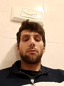 Snapshot of dariodario chatting on February 2025 08:22:01 PM dariodario online show from February 2025 08:22:01 PM