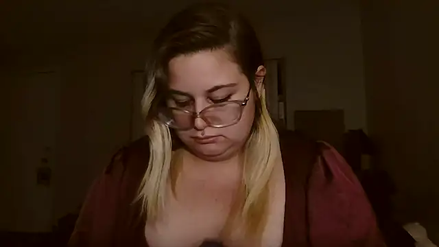 Snapshot of HoneyBear19 chatting on December 2024 03:50:02 AM HoneyBear19 online show from December 2024 03:50:02 AM