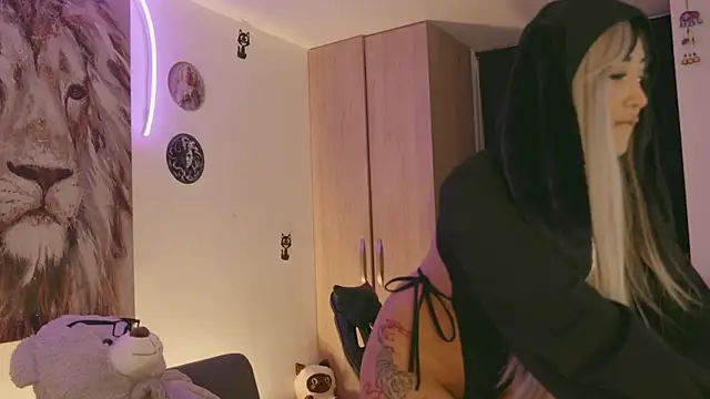 Maryann jones online show from April 2026 01:40:01 PM