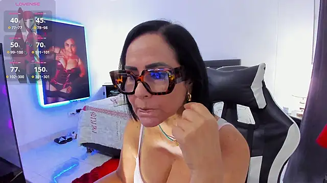 RubyBonnet  online show from October 2025 11:08:01 PM