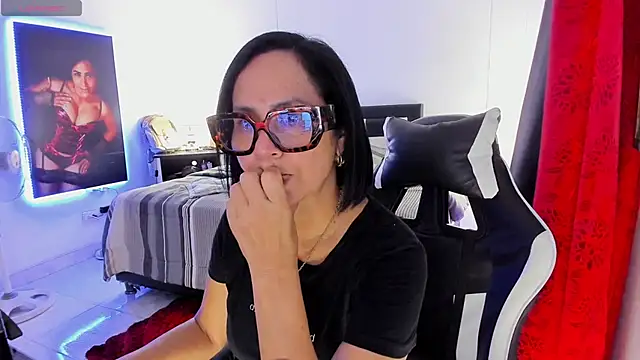 RubyBonnet  online show from October 2025 11:26:02 PM