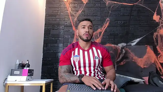 Snapshot of bruno_miller_ chatting on October 2025 09:47:01 PM bruno miller online show from October 2025 09:47:01 PM