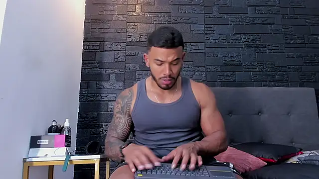 Snapshot of bruno_miller_ chatting on November 2025 09:24:01 PM bruno miller online show from November 2025 09:24:01 PM