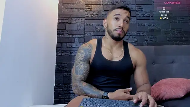 Snapshot of bruno_miller_ chatting on November 2025 08:46:01 PM bruno miller online show from November 2025 08:46:01 PM