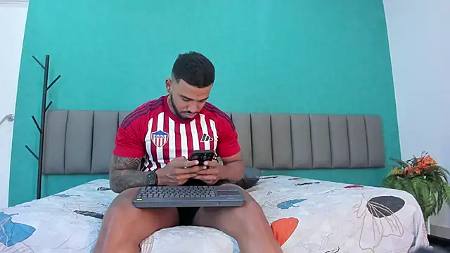 Snapshot of bruno_miller_ chatting on December 2025 06:45:01 PM bruno miller online show from December 2025 06:45:01 PM