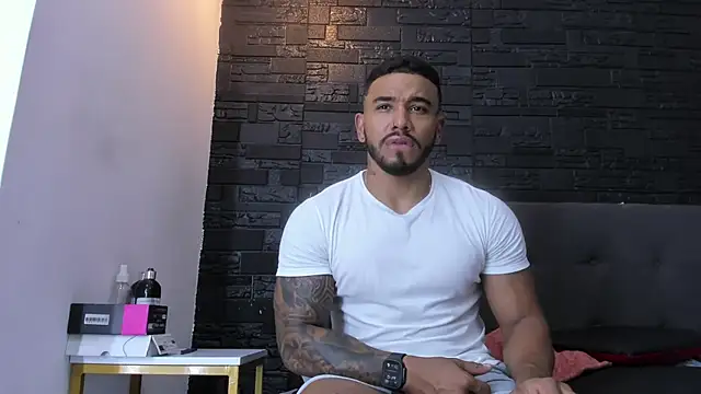 Snapshot of bruno_miller_ chatting on November 2025 07:14:01 PM bruno miller online show from November 2025 07:14:01 PM