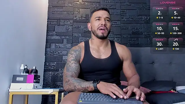 Snapshot of bruno_miller_ chatting on November 2025 08:36:02 PM bruno miller online show from November 2025 08:36:02 PM