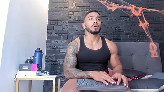 Snapshot of bruno_miller_ chatting on October 2025 09:11:02 PM bruno miller online show from October 2025 09:11:02 PM