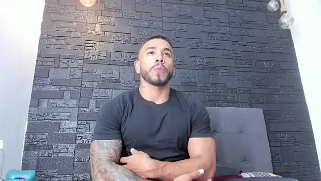 Snapshot of bruno_miller_ chatting on October 2025 10:11:01 PM bruno miller online show from October 2025 10:11:01 PM