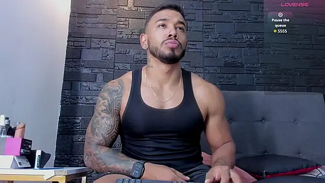 Snapshot of bruno_miller_ chatting on November 2025 08:35:02 PM bruno miller online show from November 2025 08:35:02 PM