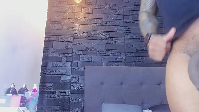 Snapshot of bruno_miller_ chatting on December 2025 10:31:01 PM bruno miller online show from December 2025 10:31:01 PM