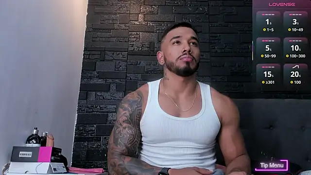 Snapshot of bruno_miller_ chatting on November 2025 08:58:01 PM bruno miller online show from November 2025 08:58:01 PM