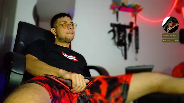 Snapshot of Nymphobuddies chatting on February 2025 10:53:02 PM Nymphobuddies online show from February 2025 10:53:02 PM