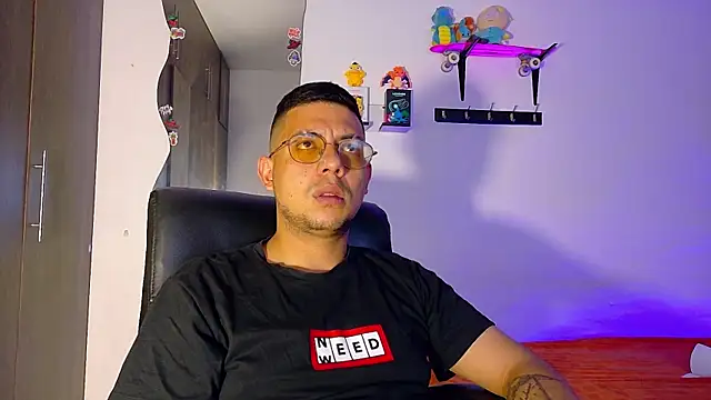 Snapshot of Nymphobuddies chatting on September 2025 08:25:02 PM Nymphobuddies online show from September 2025 08:25:02 PM