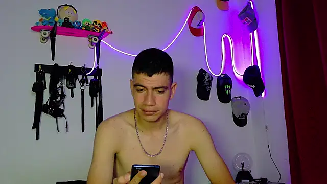 Snapshot of Nymphobuddies chatting on February 2025 12:09:01 AM Nymphobuddies online show from February 2025 12:09:01 AM