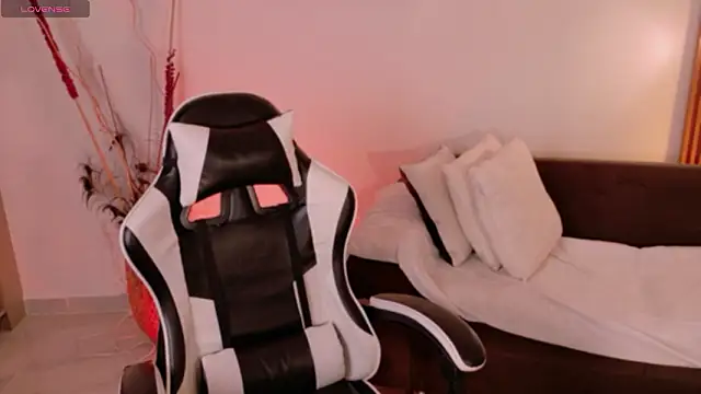 AnabelWolf online show from March 2026 03:33:01 PM