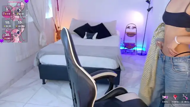 Snapshot of AnabelWolf chatting on November 2025 03:49:02 PM AnabelWolf online show from November 2025 03:49:02 PM