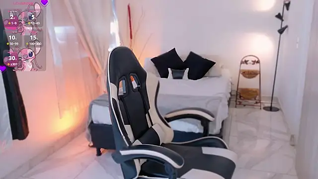 Snapshot of AnabelWolf chatting on November 2025 03:49:01 PM AnabelWolf online show from November 2025 03:49:01 PM