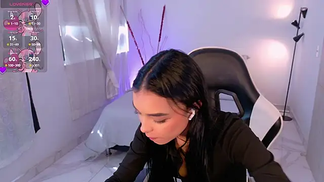 Snapshot of AnabelWolf chatting on December 2025 04:17:02 PM AnabelWolf online show from December 2025 04:17:02 PM