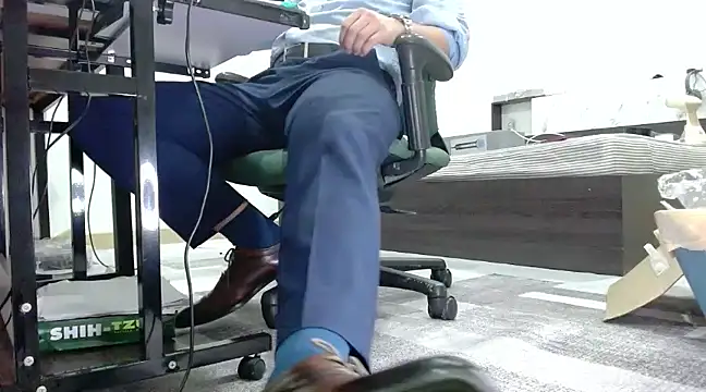 softlyS online show from December 2024 03:44:01 PM