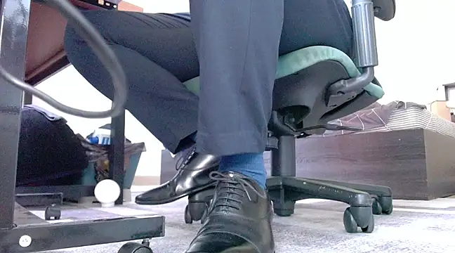 softlyS online show from February 2025 02:35:01 AM