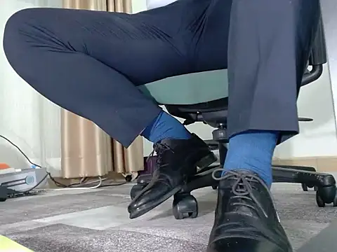 softlyS online show from March 2025 03:38:02 PM