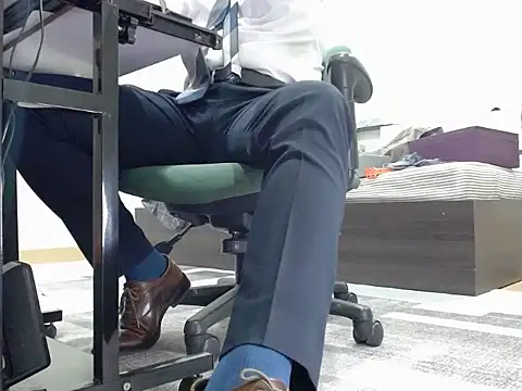 softlyS online show from December 2024 04:09:02 PM