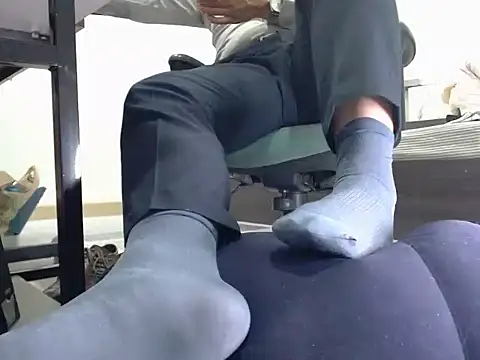 softlyS online show from December 2024 04:57:01 PM