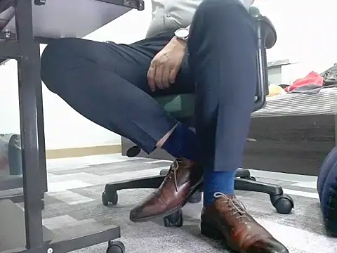 softlyS online show from December 2024 04:28:01 PM