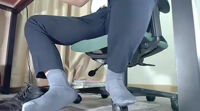 softlyS online show from March 2025 03:58:02 PM