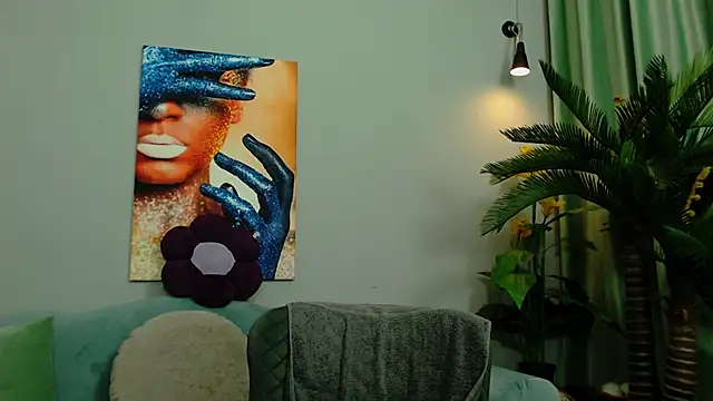 Snapshot of EvySmithXXX chatting on October 2025 05:39:01 AM EvySmithXXX online show from October 2025 05:39:01 AM