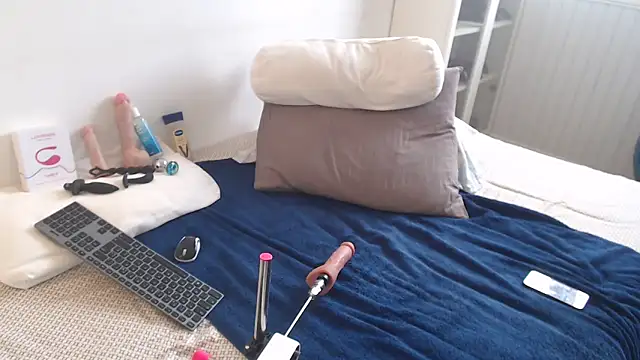 fiitboycam online show from April 2026 01:39:01 PM