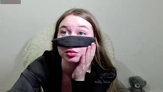 Mikki5P online show from January 2025 05:07:02 PM