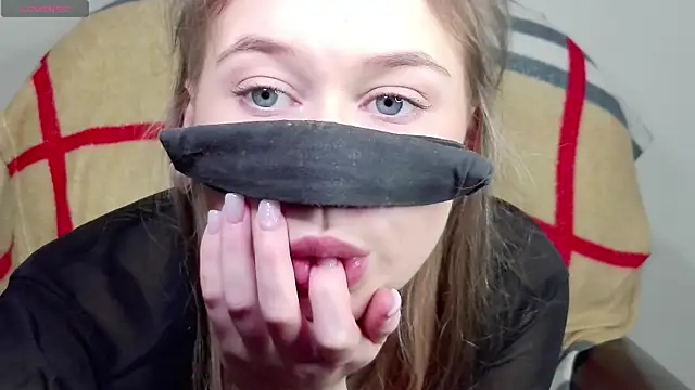 Mikki5P online show from February 2025 06:12:01 PM