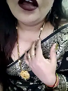 Snapshot of Mayuri77 chatting on November 2025 06:11:01 PM Mayuri77 online show from November 2025 06:11:01 PM